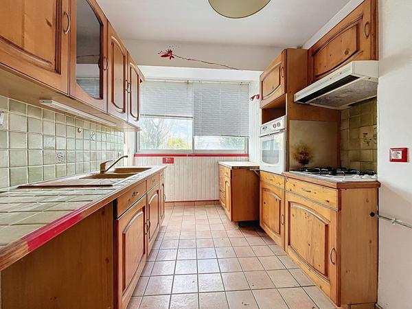 A vendre - Appartement Type 5 de 80 m² à rafraîchir avec balcon, garage et cave "Angers Eblé / Vauban"