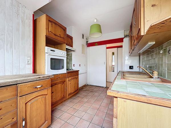 A vendre - Appartement Type 5 de 80 m² à rafraîchir avec balcon, garage et cave "Angers Eblé / Vauban"