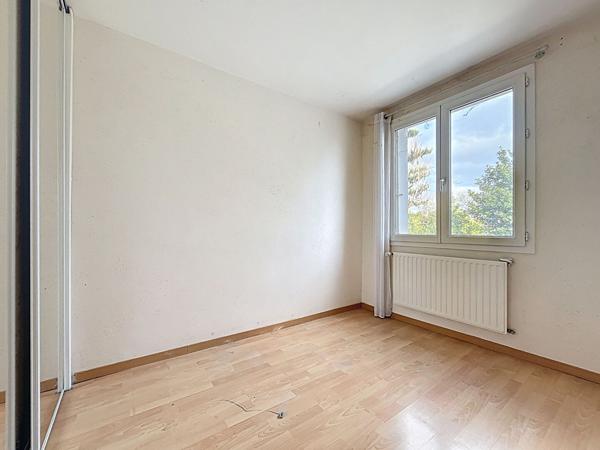 A vendre - Appartement Type 5 de 80 m² à rafraîchir avec balcon, garage et cave "Angers Eblé / Vauban"