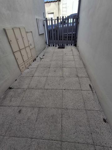 IMMEUBLE AVEC RAPPORT LOCATIF - LOCAL PROFESSIONNEL ET 2 APPARTEMENTS
