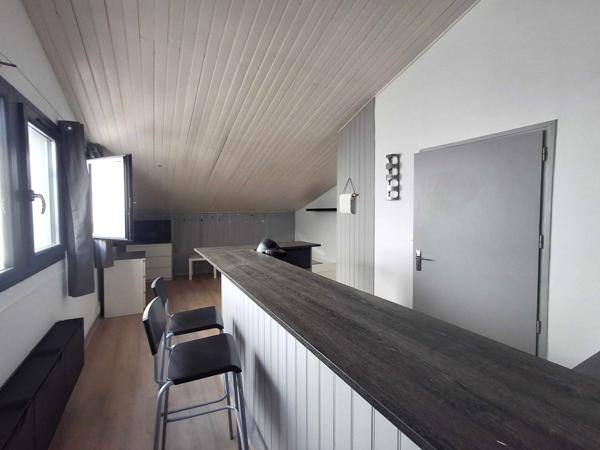 IMMEUBLE AVEC RAPPORT LOCATIF - LOCAL PROFESSIONNEL ET 2 APPARTEMENTS