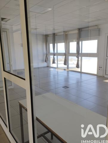 Immeuble à vendre 2 180 m² Saint-Pierre