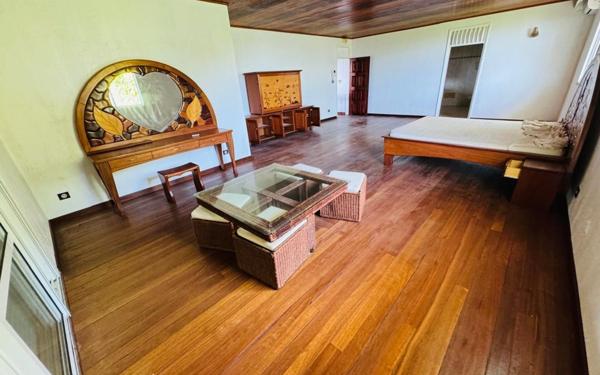 Maison à louer    5 pièces •  Remire-Montjoly