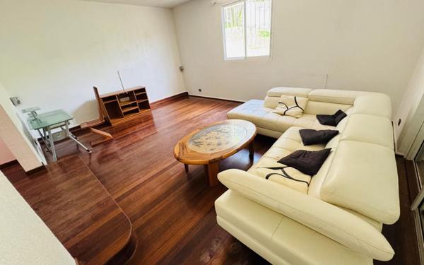 Maison à louer    5 pièces •  Remire-Montjoly