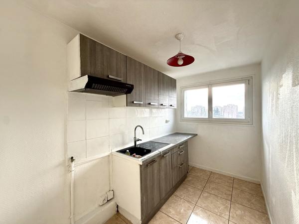 Aulnay-sous-Bois (93600) 2 Pièces avec parking, cave proche RER B, futur métro 16