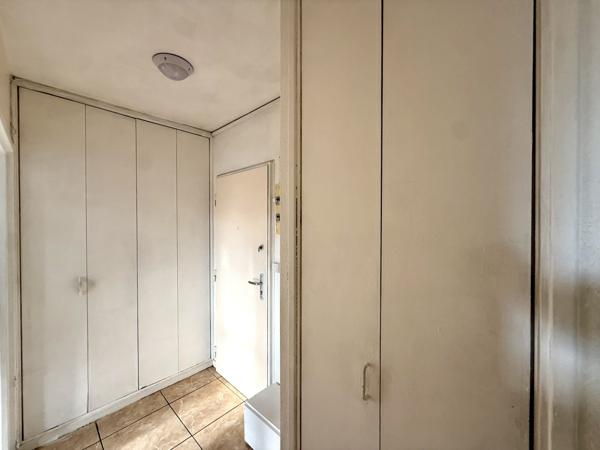 Aulnay-sous-Bois (93600) 2 Pièces avec parking, cave proche RER B, futur métro 16