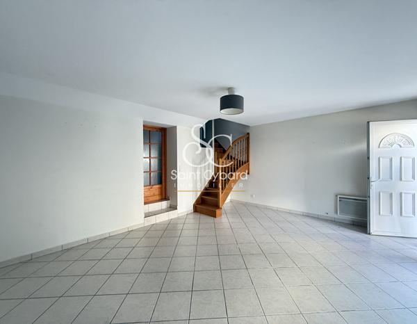 St Yrieix sur Charente – Ensemble immobilier limite quartier St Cybard