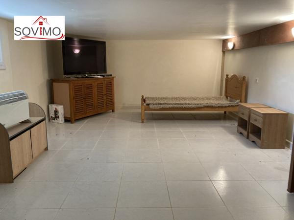 DANS UN JOLI CADRE, MAISON DE CAMPAGNE INDÉPENDANTE AVEC GITE PLAIN PIED ET TERRAIN ATTENANTS