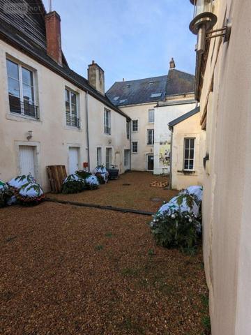 Local commercial à louer à Nogent-le-Rotrou dans l'Eure-et-Loir (28400), ref : 14 VI   
Centre ville