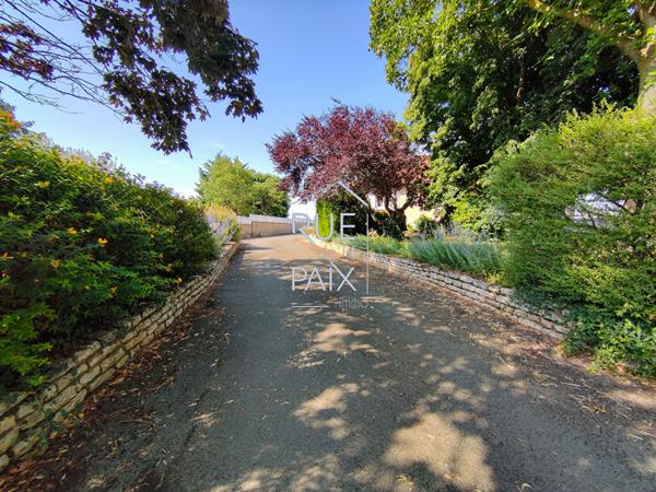 86330 LA GRIMAUDIERE Maison La Grimaudiere sur sous-sol total - 4390m² de terrain