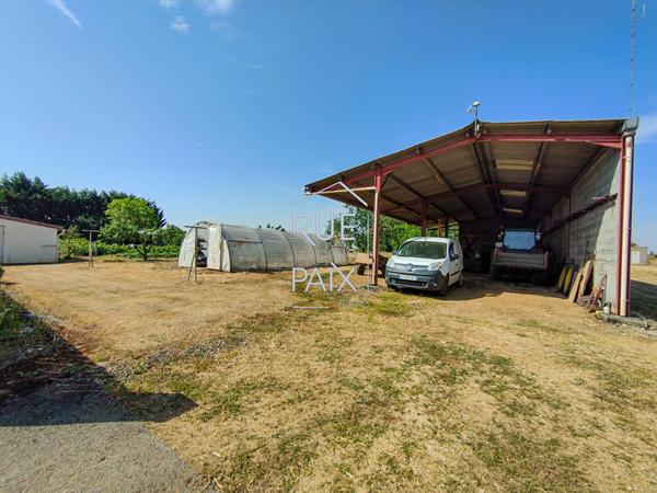 86330 LA GRIMAUDIERE Maison La Grimaudiere sur sous-sol total - 4390m² de terrain