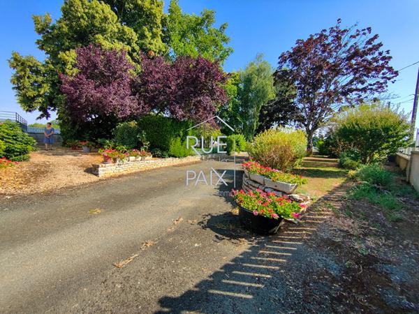 86330 LA GRIMAUDIERE Maison La Grimaudiere sur sous-sol total - 4390m² de terrain