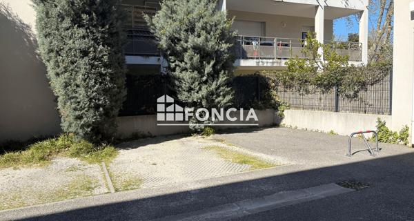 Location Parking - Montfavet 84140