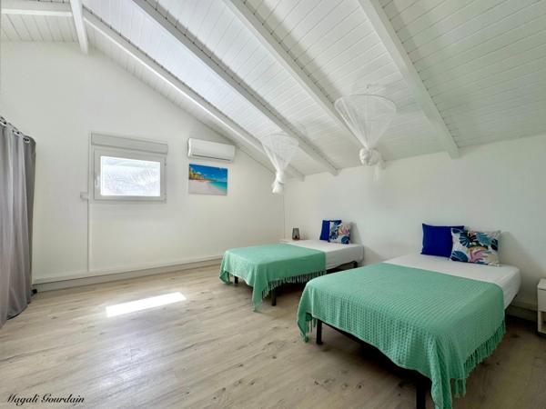 A VENDRE - VILLA FAMILIALE EN PARFAIT ÉTAT – QUARTIER TRÈS RECHERCHÉ DE SAINTE-ANNE - PLAGE A PIED