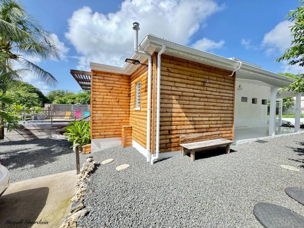 A VENDRE - VILLA FAMILIALE EN PARFAIT ÉTAT – QUARTIER TRÈS RECHERCHÉ DE SAINTE-ANNE - PLAGE A PIED