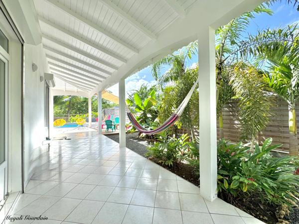 A VENDRE - VILLA FAMILIALE EN PARFAIT ÉTAT – QUARTIER TRÈS RECHERCHÉ DE SAINTE-ANNE - PLAGE A PIED