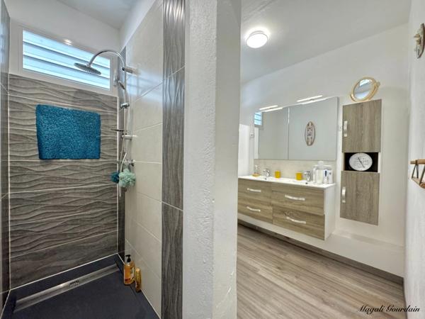 A VENDRE - VILLA FAMILIALE EN PARFAIT ÉTAT – QUARTIER TRÈS RECHERCHÉ DE SAINTE-ANNE - PLAGE A PIED