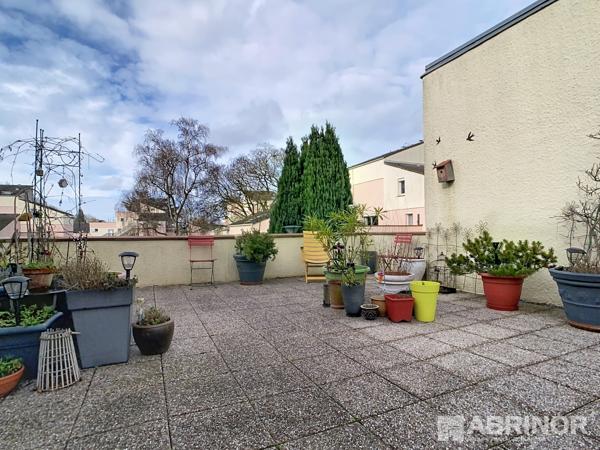APPARTEMENT 2 CHAMBRES TERRASSE GARAGE SECTEUR CHATEAU VILLENEUVE D ASCQ