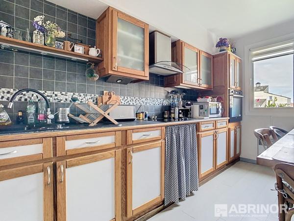 APPARTEMENT 2 CHAMBRES TERRASSE GARAGE SECTEUR CHATEAU VILLENEUVE D ASCQ
