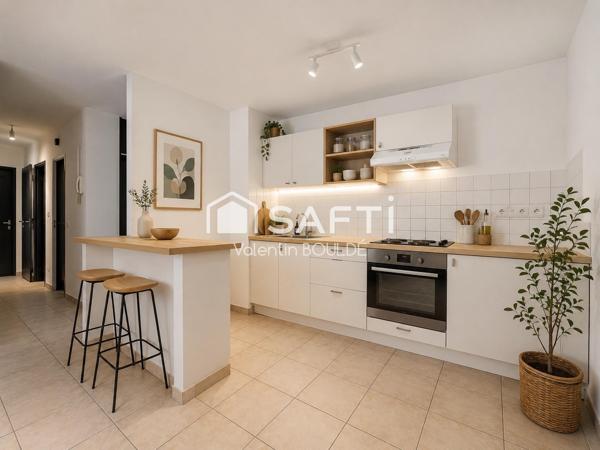 Beau T3 avec balcon au sein d’une résidence sécurisée avec piscine.