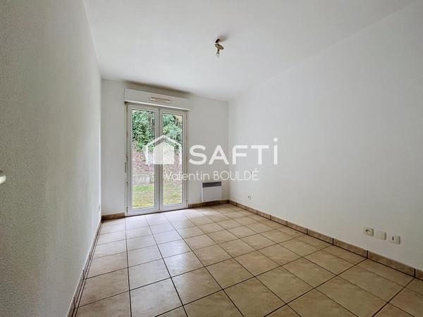 Beau T3 avec balcon au sein d’une résidence sécurisée avec piscine.