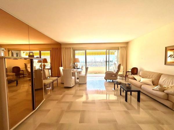 Vente                                                      Appartement
                        
                     3 pièces                      75 m2                     à Villeneuve-Loubet