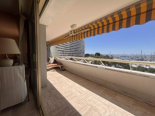 Vente                                                      Appartement
                        
                     3 pièces                      75 m2                     à Villeneuve-Loubet
