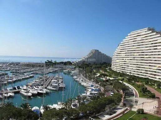 Vente                                                      Appartement
                        
                     3 pièces                      75 m2                     à Villeneuve-Loubet