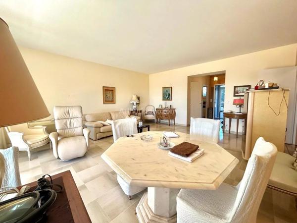 Vente                                                      Appartement
                        
                     3 pièces                      75 m2                     à Villeneuve-Loubet