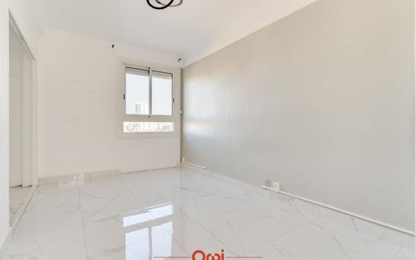 Appartement à vendre    3 pièces • 58,49 m2 Marseille 11