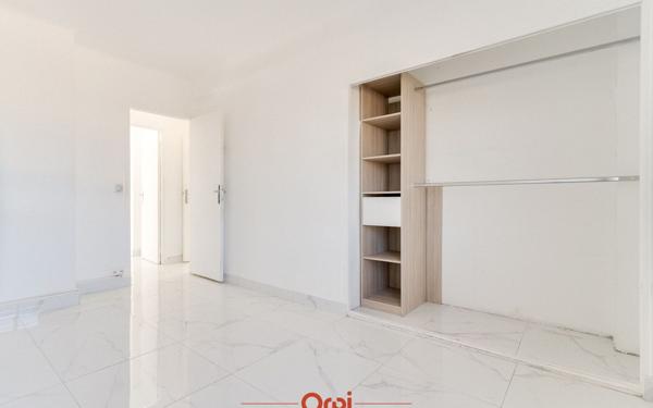 Appartement à vendre    3 pièces • 58,49 m2 Marseille 11