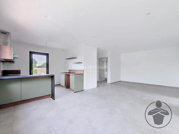 Location                                                      Appartement
                        
                     3 pièces                      67 m2                     à Coutras