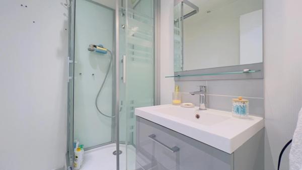 Dpt Finistère (29), à vendre QUIMPER appartement T3 meublé de 63 m² habitable - Cave.