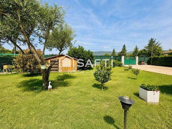 ELEGANTE MAISON - 6 PIECES avec PISCINE, A DEUX PAS DES COMMODITES, & VILLAGE.