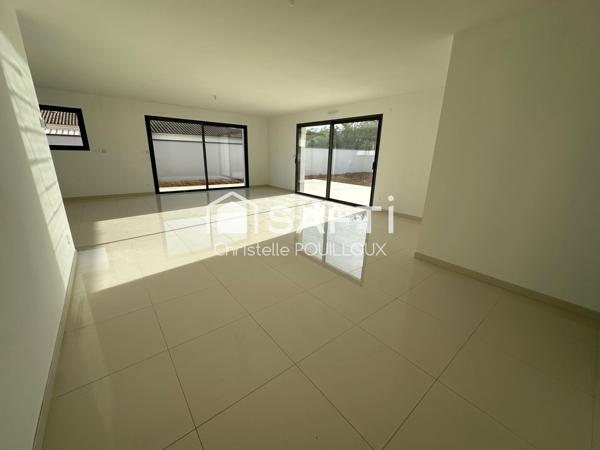 Maison neuve, 4 chambres, 2 SDB, garage isolé