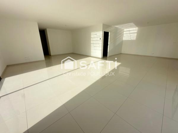 Maison neuve, 4 chambres, 2 SDB, garage isolé
