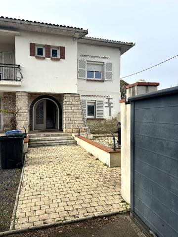 Maison 165m2 + Dépendance(100m2) 1 T3 de 57m2, 1 T2 de 38m2 Fenouillet