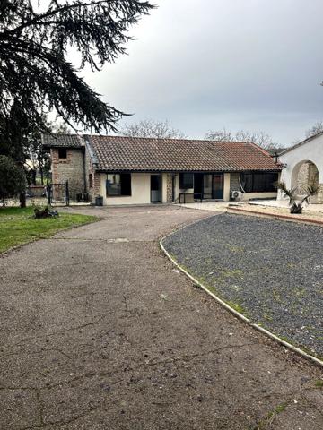 Maison 165m2 + Dépendance(100m2) 1 T3 de 57m2, 1 T2 de 38m2 Fenouillet