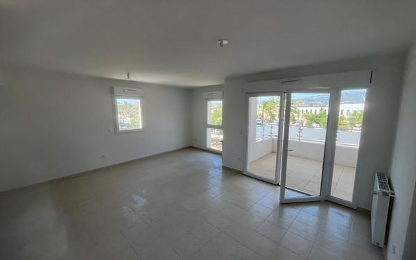 Appartement à vendre    3 pièces • 66,09 m2 La Seyne-sur-Mer