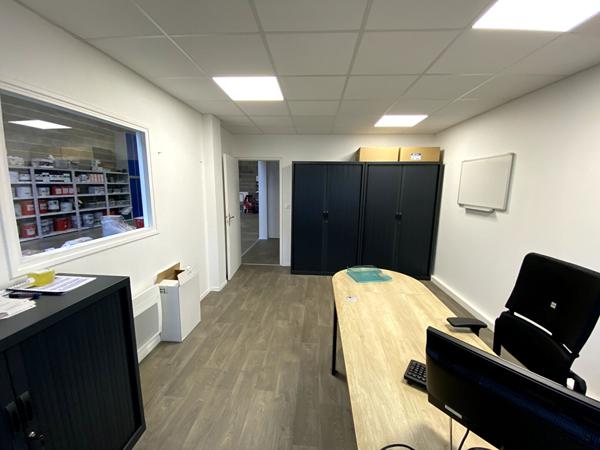 EXCLUSIVITE : A LOUER TRES BEAU Local d'activité 185 m² - Saint Herblain ATLANTIS