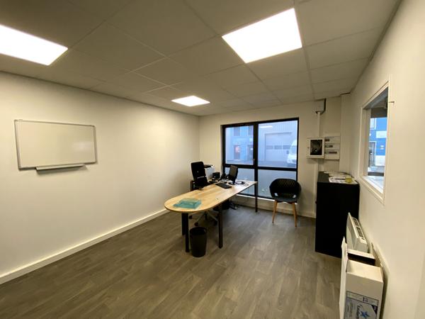 EXCLUSIVITE : A LOUER TRES BEAU Local d'activité 185 m² - Saint Herblain ATLANTIS
