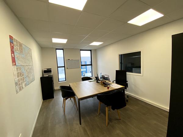 EXCLUSIVITE : A LOUER TRES BEAU Local d'activité 185 m² - Saint Herblain ATLANTIS
