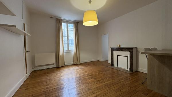 Appartement
                                                                                                                                                                                                                                                                                                                        2 pièce(s)                                                                                                                                                                                                          1 chambre(s)                                                                                                                                                                                                          40  m²