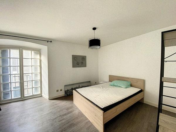 Appartement à louer    3 pièces • 65,87 m2 Saint-Flour