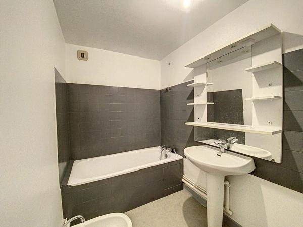 Appartement à louer    3 pièces • 65,87 m2 Saint-Flour