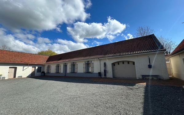 Maison à vendre    8 pièces • 250 m2 Rang-du-Fliers