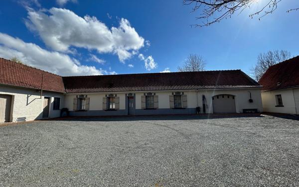 Maison à vendre    8 pièces • 250 m2 Rang-du-Fliers