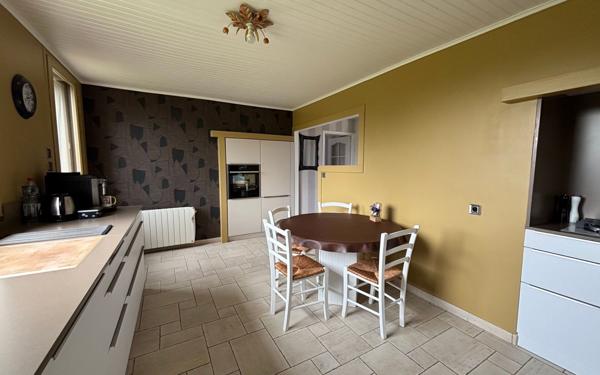 Maison à vendre    8 pièces • 250 m2 Rang-du-Fliers