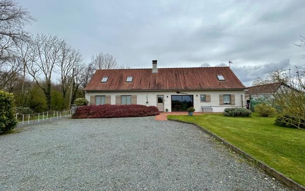 Maison à vendre    8 pièces • 250 m2 Rang-du-Fliers