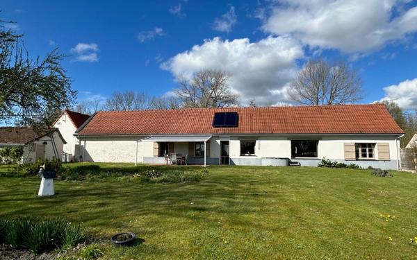 Maison à vendre    8 pièces • 250 m2 Rang-du-Fliers